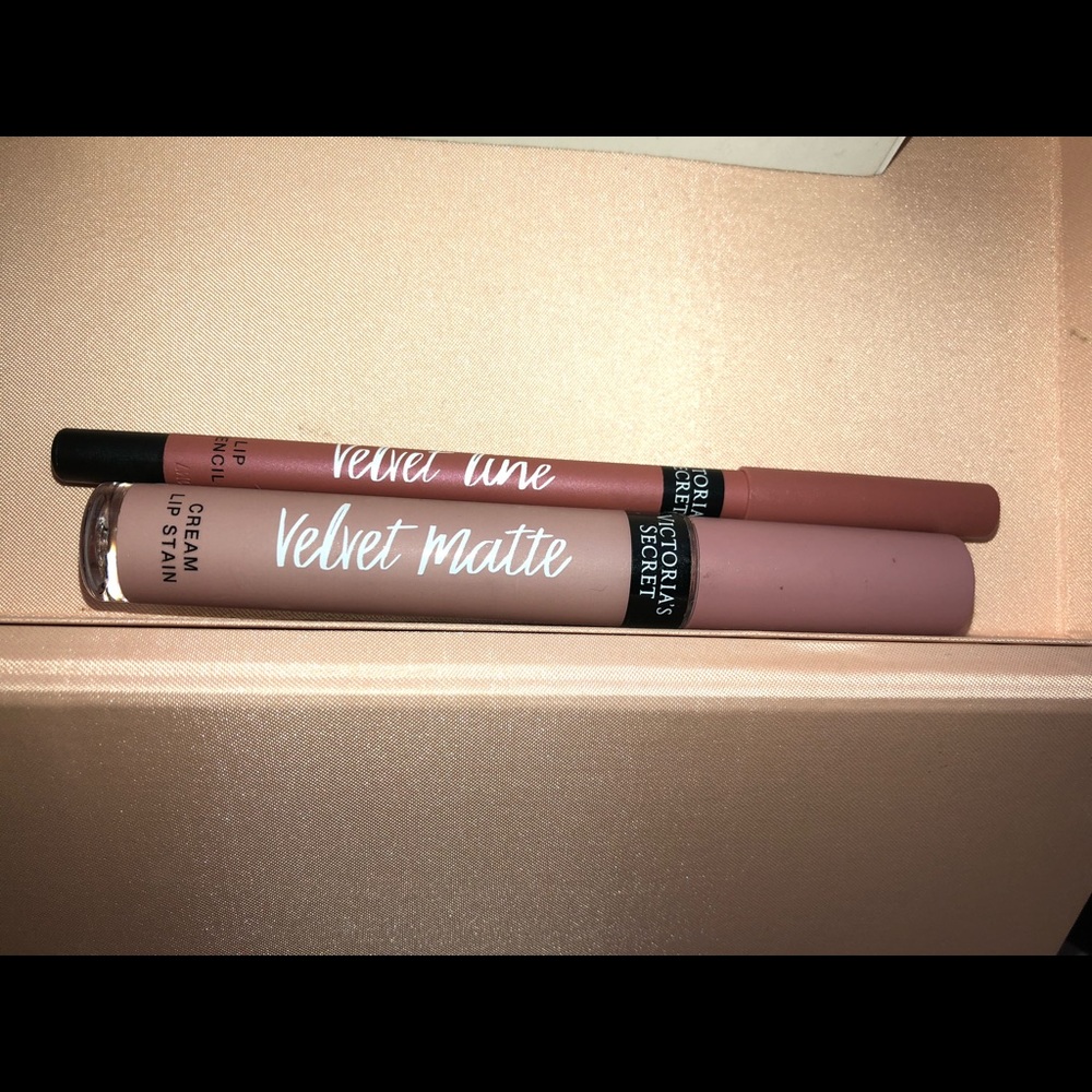 🔥SOLD🔥Victoria’s Secret lipstick and lip liner